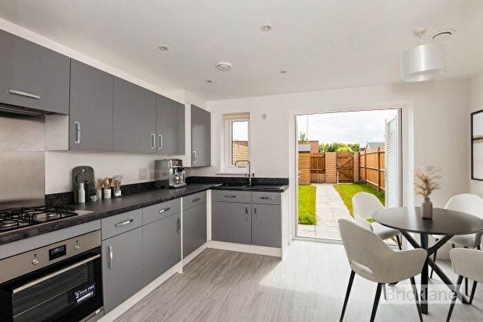 3 Bedroom Terraced House To Rent In Quarterdeck Walk, Chatham, ME4