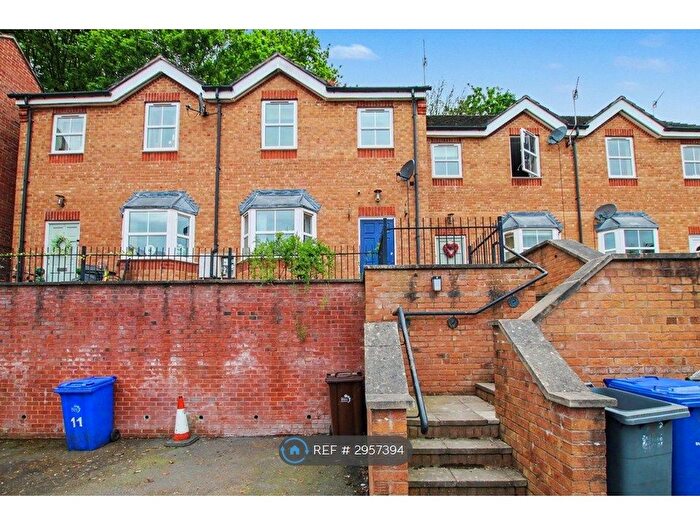 3 Bedroom Terraced House To Rent In St Andrews Square, Stoke-On-Trent, ST4