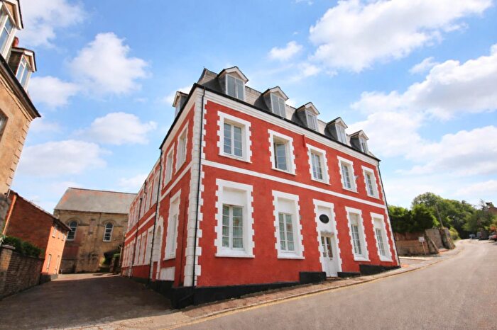 2 Bedroom Flat For Sale In Church Hill, Newhaven, BN9