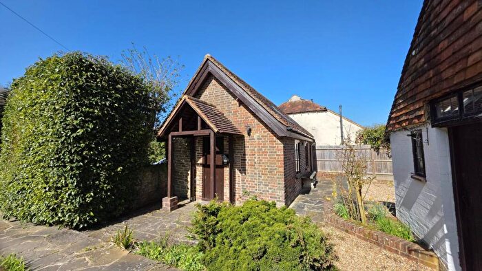 Bungalow To Rent In Worthing Road, Southwater, RH13