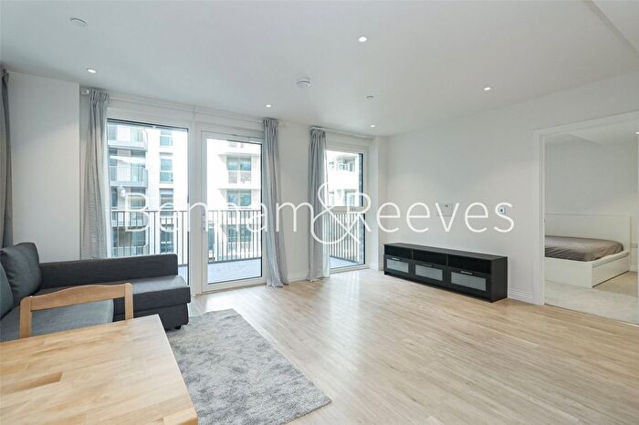 1 Bedroom Flat To Rent In Gasholder Place, London, SE11
