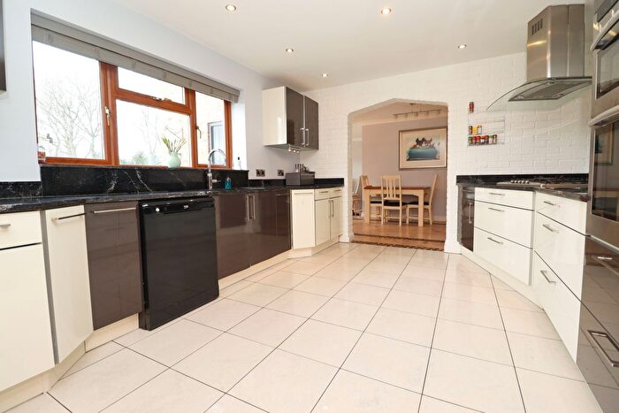 6 Bedroom Detached House For Sale In Wood Lane, South Hykeham, Lincoln, LN6