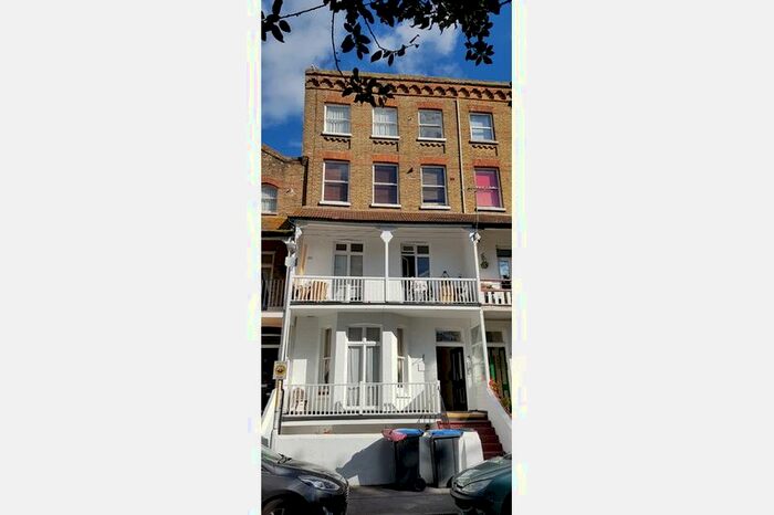 1 Bedroom Flat To Rent In Adrian Square, Thanet, Westgate-On-Sea, CT8