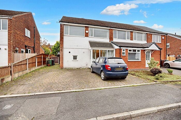 3 Bedroom Semi-Detached House For Sale In Lindrick Avenue, Whitefield, M45