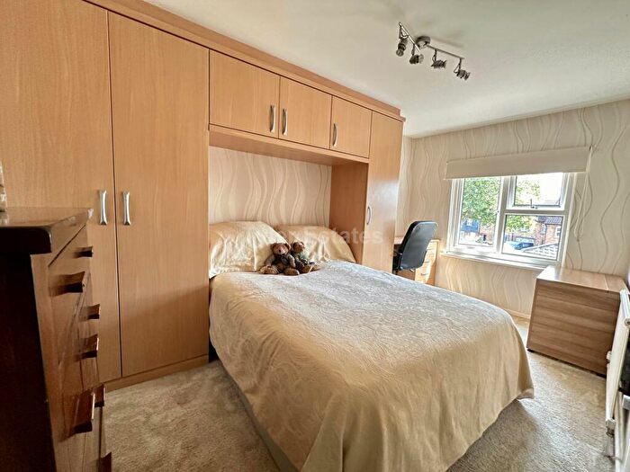 4 Bedroom Terraced House For Sale In New Waverley Road, Noak Bridge, SS15
