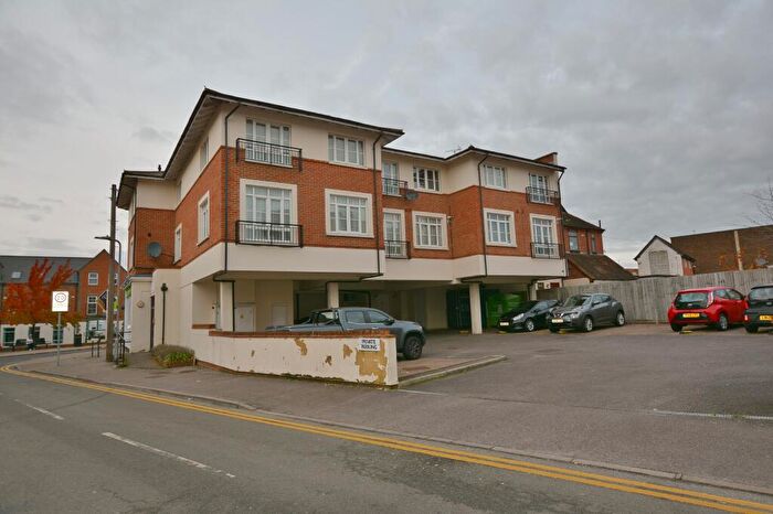 1 Bedroom Flat To Rent In Cambridge Road, Crowthorne, RG45