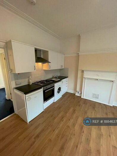 1 Bedroom Flat To Rent In Woodside Road, Sutton, SM1