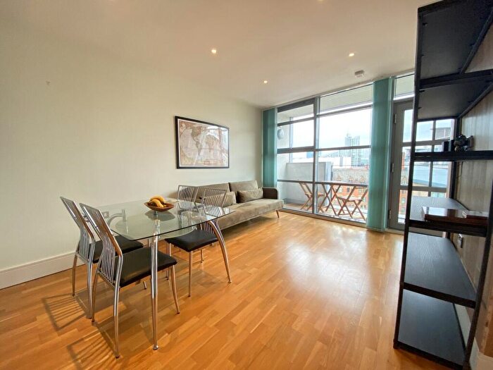 2 Bedroom Apartment To Rent In The Lock, Whitworth Street West, Manchester, M1