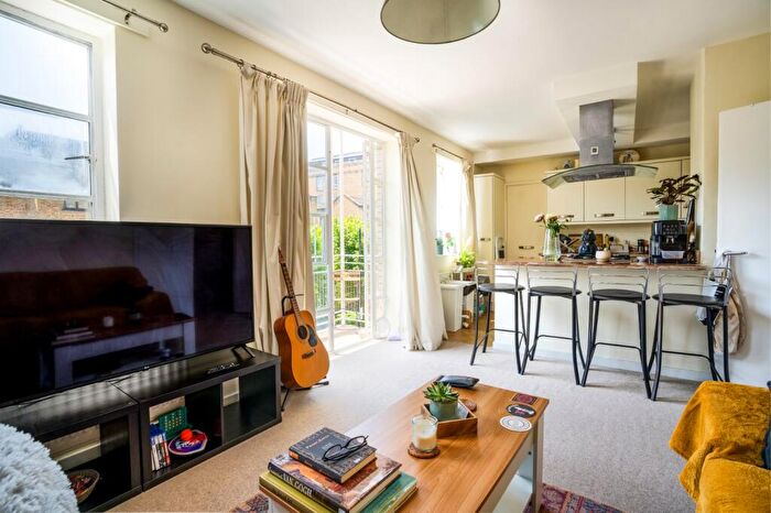2 Bedroom Apartment To Rent In Roy Square, London, E14