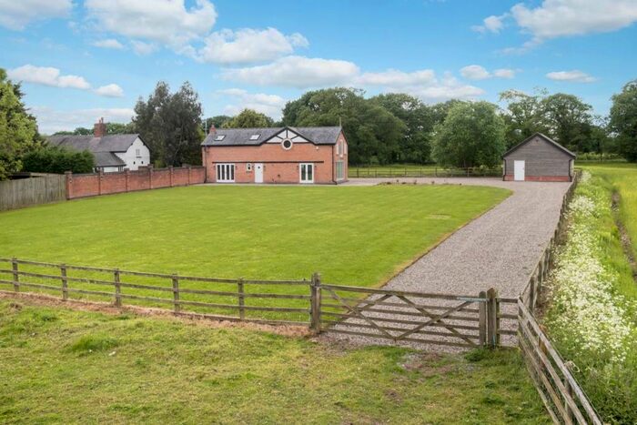 4 Bedroom Barn Conversion For Sale In Fir Tree Lane, Chorley, CW5