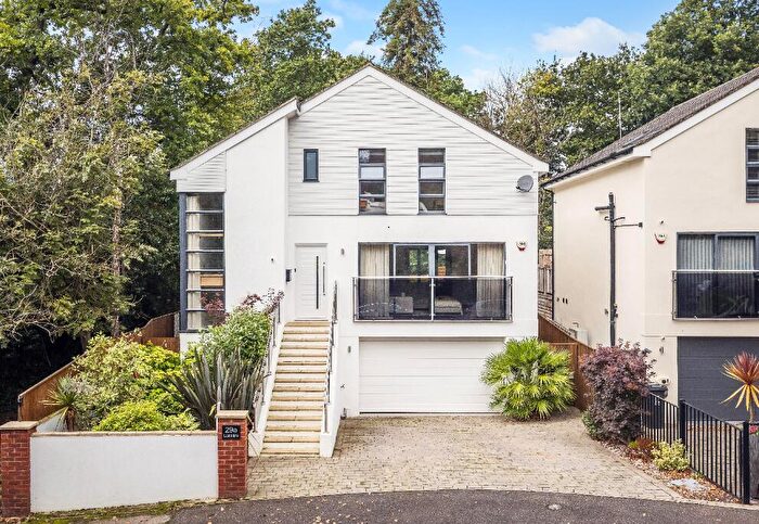 4 Bedroom Detached House For Sale In Brownsea View Avenue, Lilliput, BH14