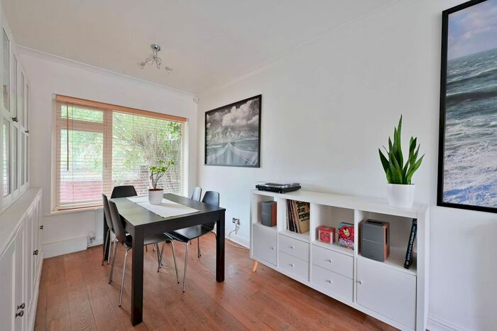 2 Bedroom Bungalow To Rent In Lower Downs Road, Wimbledon, London, SW20