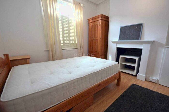 5 Bedroom Terraced House To Rent In De Beauvoir Road, Reading, RG1