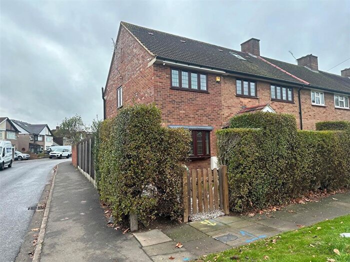 1 Bedroom End Terrace House For Sale In Sparrow Farm Drive, Feltham, TW14