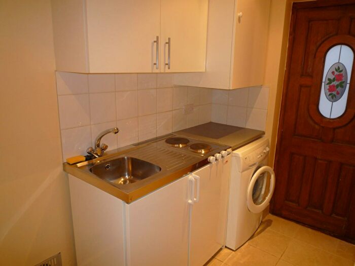 Studio To Rent In Holders Hill Crescent, London, NW4