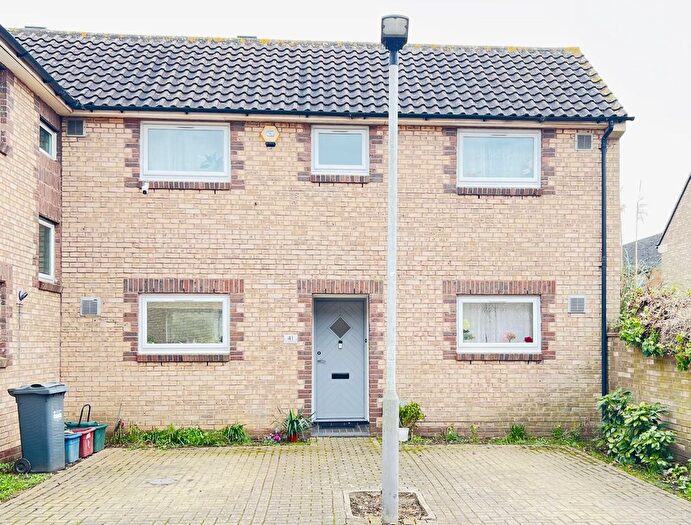 2 Bedroom Semi Detached House For Sale In Loxwood Close, Feltham, TW14