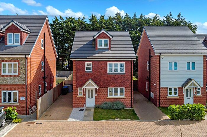 4 Bedroom Detached House For Sale In Quiet Waters Close, Angmering, West Sussex, BN16