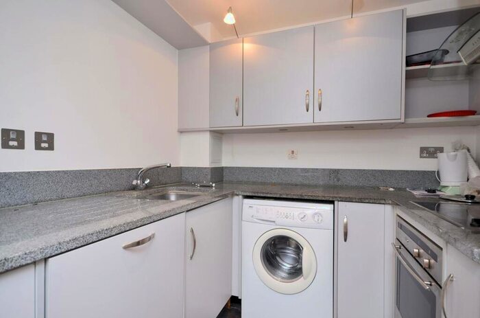 1 Bedroom Flat To Rent In Hoxton Square, Shoreditch, London, N1