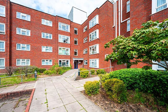 1 Bedroom Flat For Sale In Bedford House, Guildford, GU1