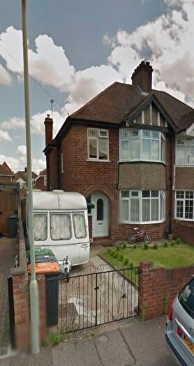 3 Bedroom Semi-Detached House To Rent In Shearley Close, Bedford, MK40