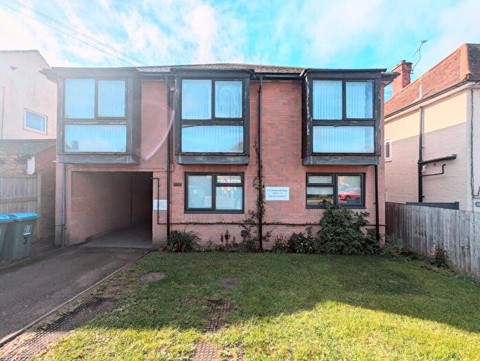 1 Bedroom Flat To Rent In Mandeville Road, Aylesbury, HP21