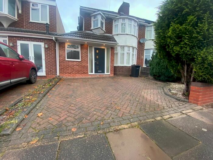 3 Bedroom Property To Rent In Rymond Road, Hodge Hill, Birmingham, B34