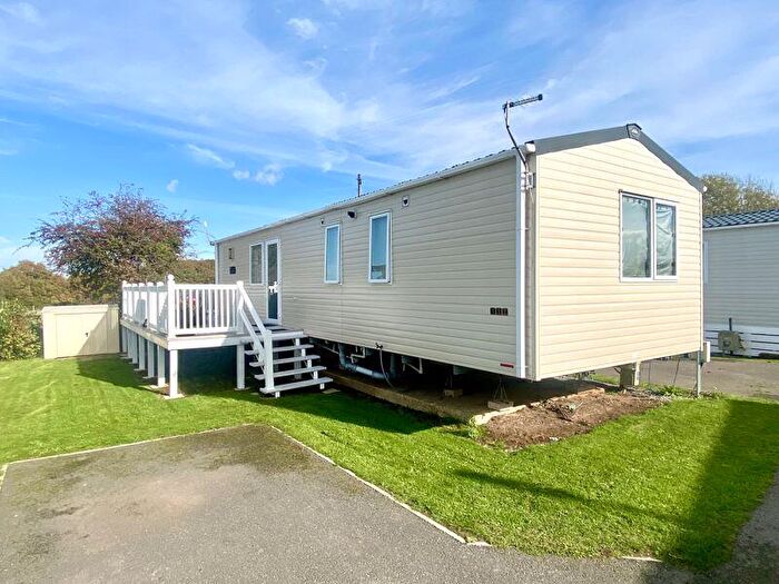 3 Bedroom Park Home For Sale In Solent Breezes. Chilling Lane, Warsash, SO31