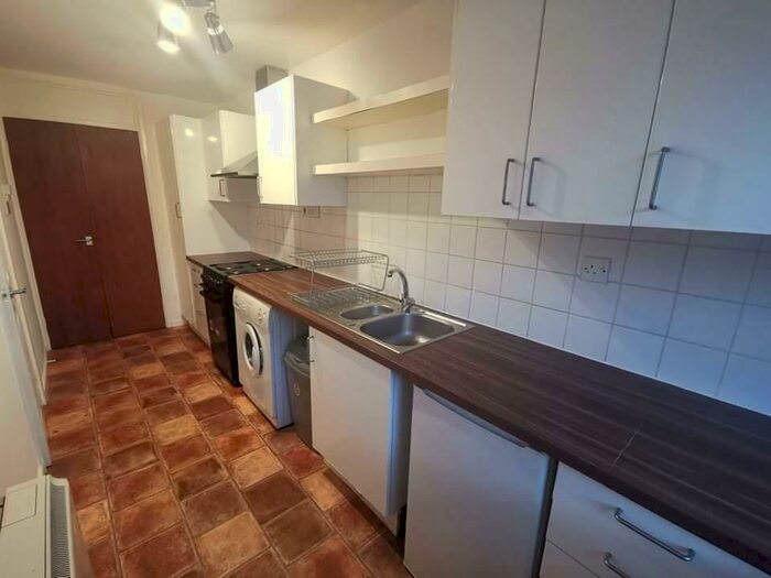 2 Bedroom Flat To Rent In Metchley Lane, Harborne, Birmingham, B17