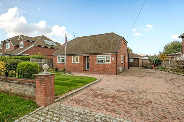 4 Bedroom Bungalow For Sale In South Lane, Ash, Surrey, GU12