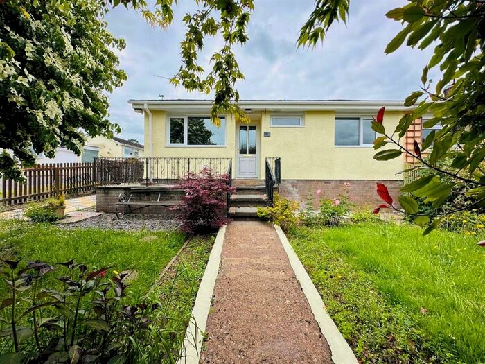 2 Bedroom Bungalow To Rent In Francis Crescent, Tiverton, EX16