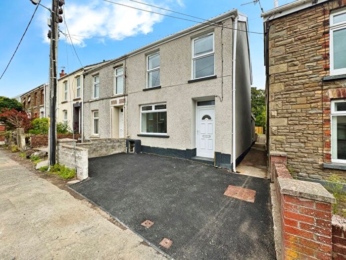 3 Bedroom End Of Terrace House For Sale In Glynllwchwr Road, Pontarddulais, Swansea, West Glamorgan, SA4