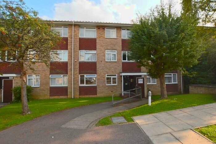 2 Bedroom Apartment To Rent In Braithwaite Court - 2 Bedroom Flat - Close To Town, LU3