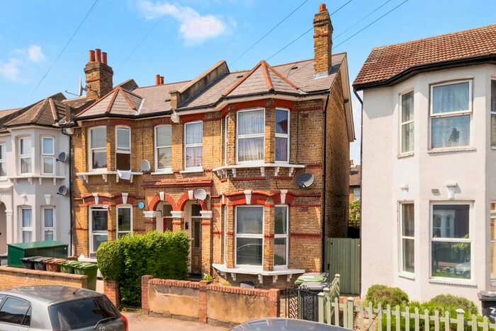 2 Bedroom Flat To Rent In Glenwood Road, London, SE6