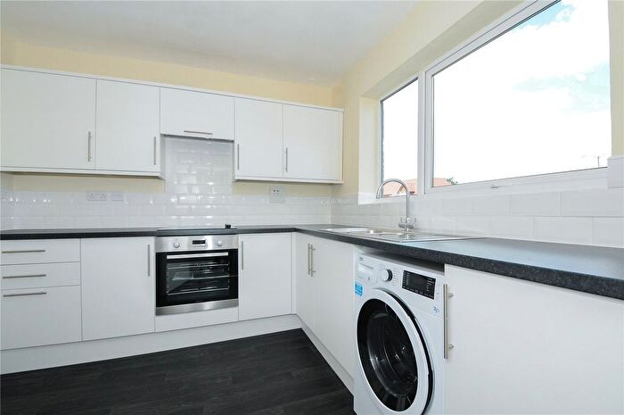 3 Bedroom Flat To Rent In Chobham Road, Sunningdale, Berkshire, SL5