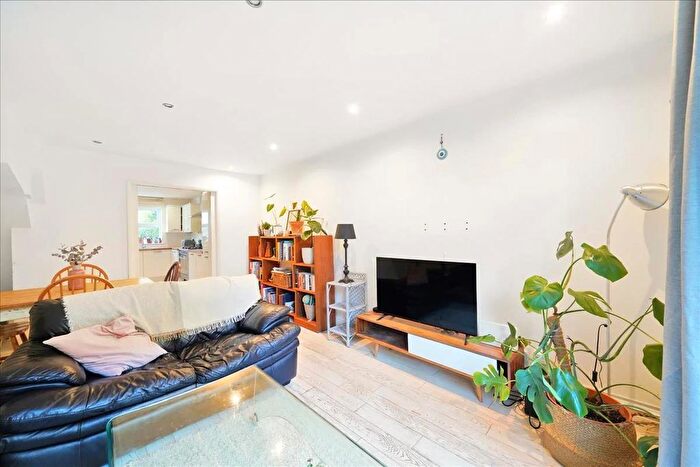 3 Bedroom Semi-Detached House For Sale In Noble Mews, Albion Road, Stoke Newington, London, N16