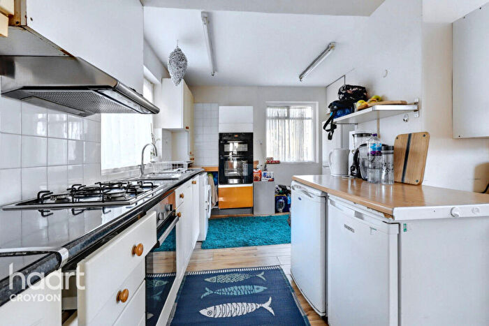 6 Bedroom Semi-Detached House For Sale In Kingsdown Avenue, South Croydon, CR2