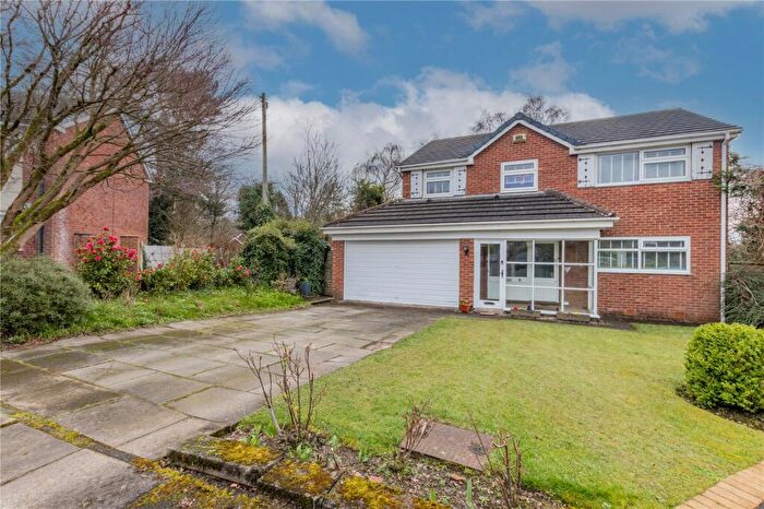 4 Bedroom Detached House For Sale In Greenwich Close, Bamford, Rochdale, OL11