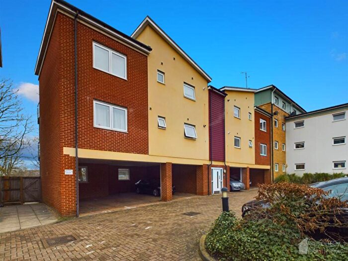 2 Bedroom Flat To Rent In Gladwin Way, Harlow, CM20