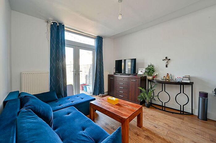 4 Bedroom Terraced House For Sale In Kingsley Road, Hounslow, Hounslow, TW3