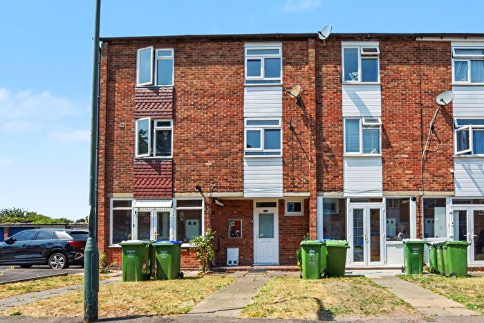 3 Bedroom Terraced House For Sale In Mason Close, Bexleyheath, DA7