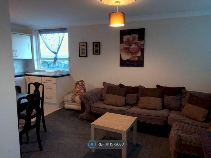 2 Bedroom Flat To Rent In Chiltern Coleman St., Southend, SS2
