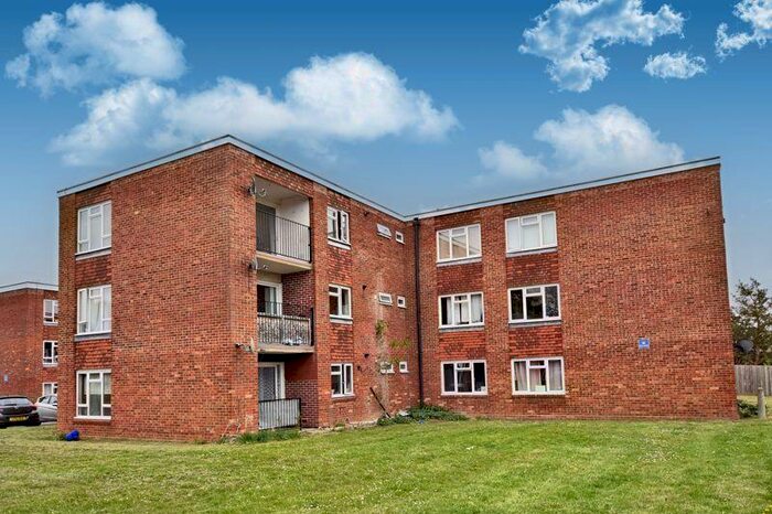2 Bedroom Apartment To Rent In Roman Way, Farnham, GU9