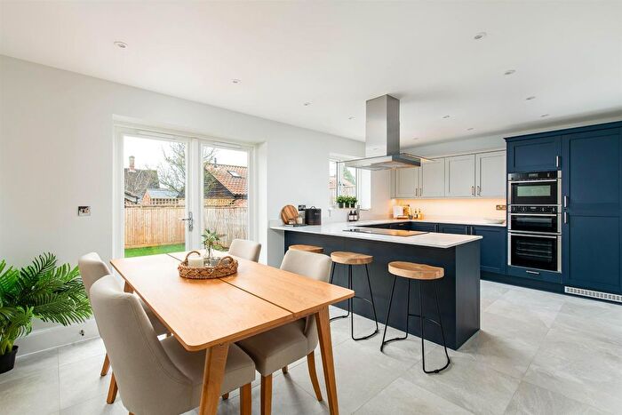 4 Bedroom Detached House For Sale In Aubreys Yard, Poulshot, SN10