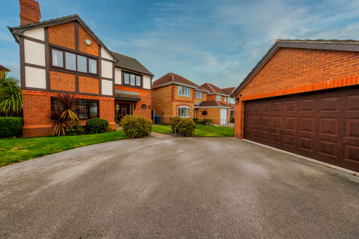 4 Bedroom Detached House For Sale In St. Mellion Crescent, Wrexham, LL13