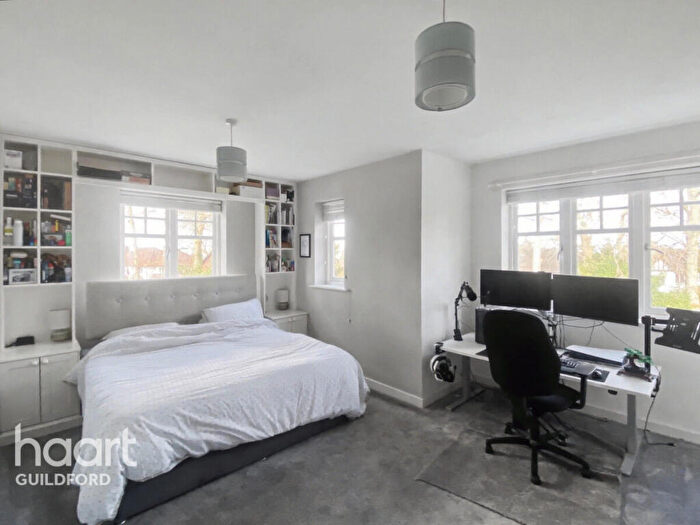 2 Bedroom Apartment For Sale In Downs Drive, Guildford, GU1