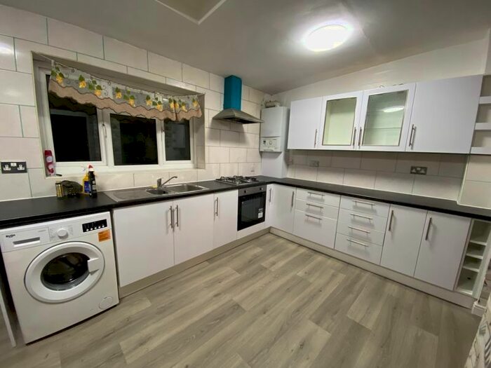 3 Bedroom Property To Rent In Cotswold Gardens, London, E6