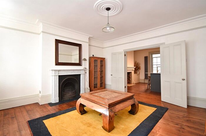 3 Bedroom Flat For Sale In East Ascent, St. Leonards-On-Sea, TN38