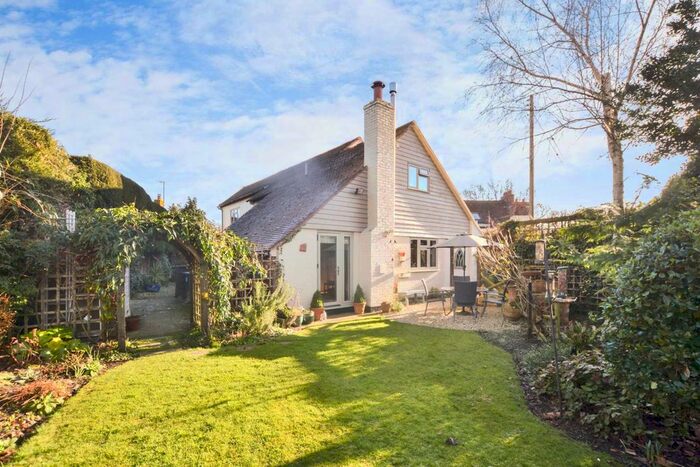 4 Bedroom Detached House For Sale In Uckinghall. Tewkesbury, Gloucestershire, GL20