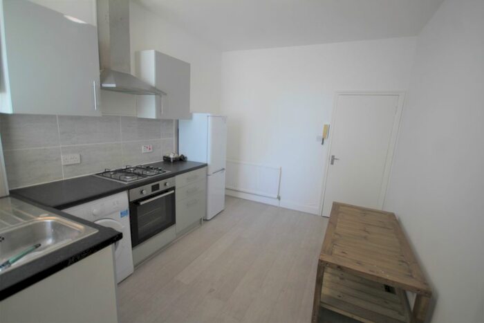 1 Bedroom Flat To Rent In Lewin Road, Streatham, London, SW16