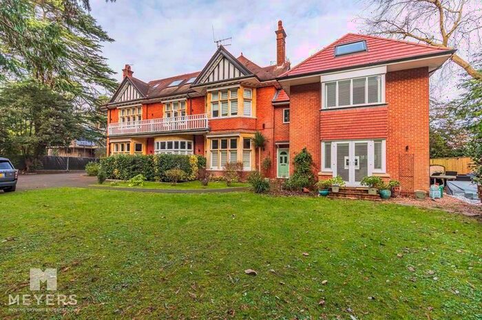 3 Bedroom Flat To Rent In Pinehurst Hall, Burton Road, Poole, BH13